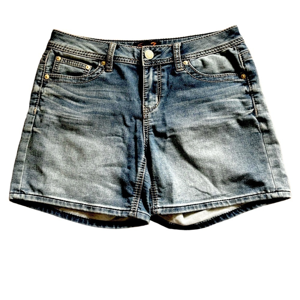Seven7 jean shorts! Like new, size 6 women’s. Bermuda length.